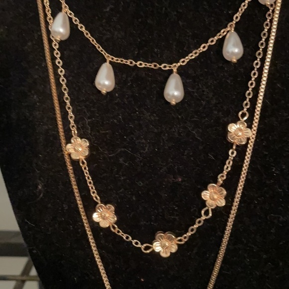 Gold Freedom Layered Pearl Flower Medallion Necklace - Picture 6 of 15